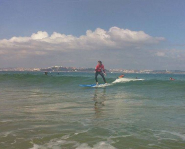 Manteniendose en pie sobre la tabla